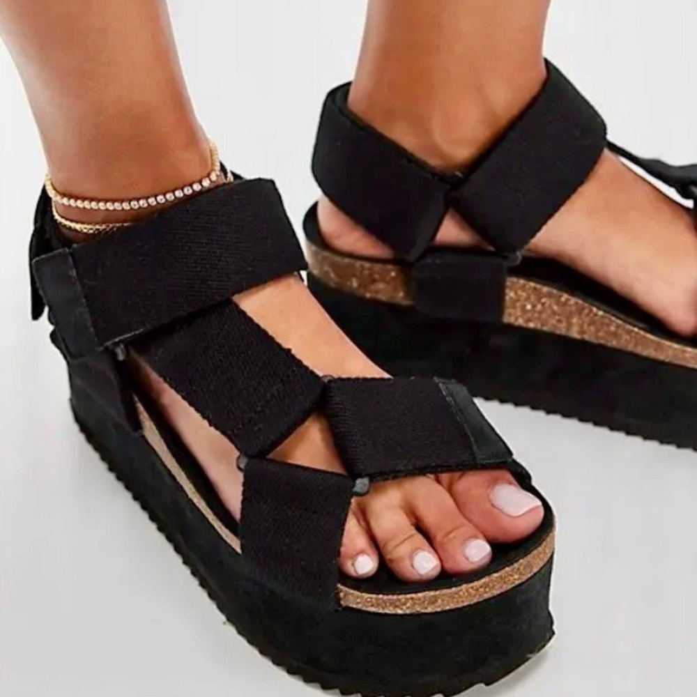 Free People Intentionally Blank Rule Breaker Remix Platform Sandal Black